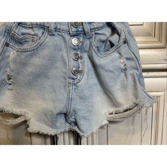 ZARA Girls Elastic Waist Button Fly Distressed Denim Jean Shorts Light Blue Sz 9 - Picture 7 of 7